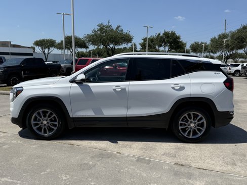Used 2024 GMC Terrain SLT image 8