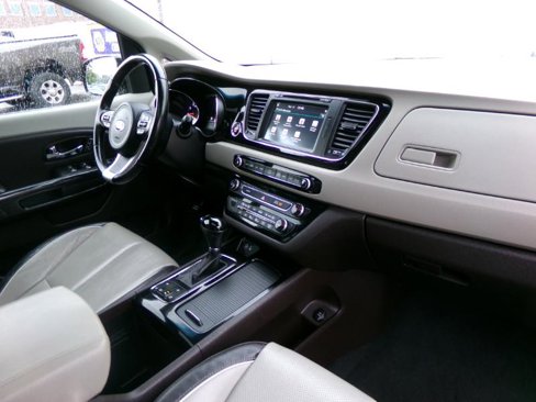 Used 2016 Kia Sedona SX Limited image 38
