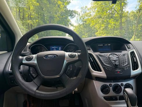 Used 2013 Ford Focus SE image 9