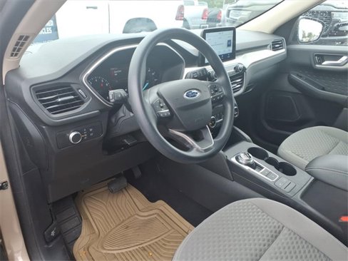 Used 2020 Ford Escape SE image 8