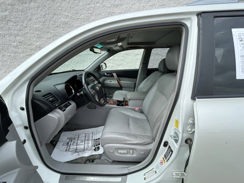 Used 2010 Toyota Highlander Limited image 13
