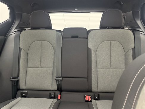 Certified 2025 Volvo XC40 B5 Core image 27