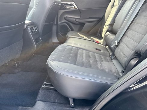 Used 2024 Mitsubishi Outlander SE image 20