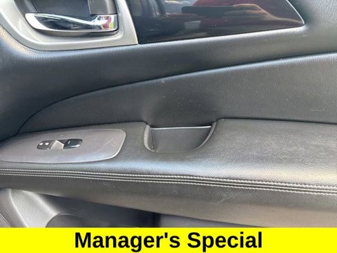 Used 2018 Nissan Pathfinder S image 38