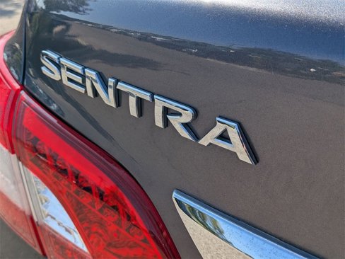 Used 2015 Nissan Sentra SL w/ SL Premium Package image 10