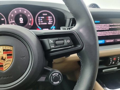 Used 2024 Porsche Cayenne S image 19