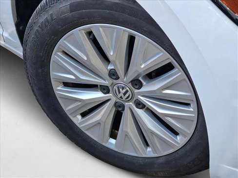 Used 2019 Volkswagen Jetta S image 4
