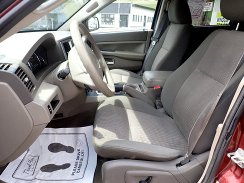 Used 2009 Jeep Grand Cherokee Laredo w/ Popular Equipment Group image 37