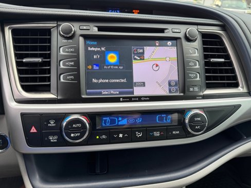Used 2019 Toyota Highlander XLE image 21