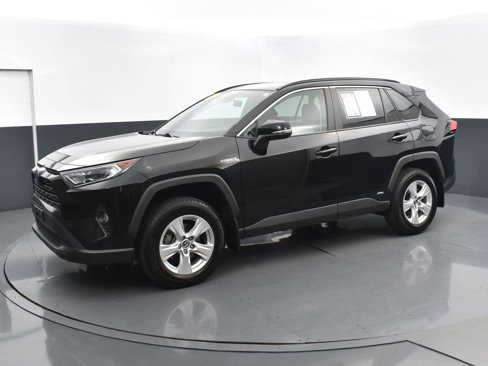 Used 2020 Toyota RAV4 XLE image 7