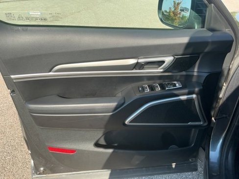 Used 2020 Kia Telluride LX image 16