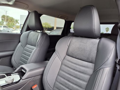 New 2025 Mitsubishi Outlander SE image 7