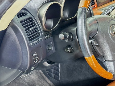 Used 2005 Lexus SC 430 Convertible image 10