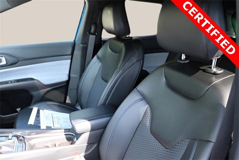 Used 2023 Jeep Compass Latitude image 12