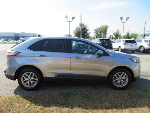 Used 2024 Ford Edge SEL w/ Cargo Accessory Package image 6