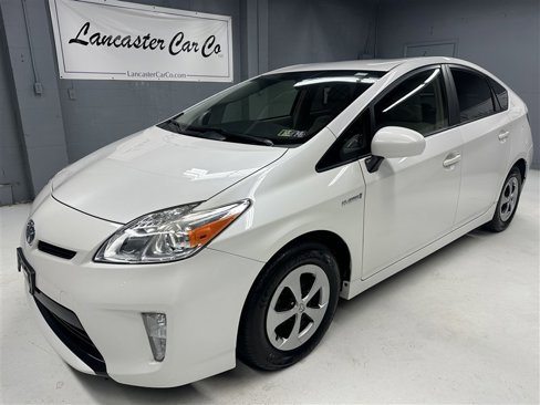 Used 2014 Toyota Prius Two image 1