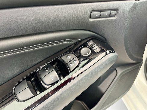 Used 2020 Nissan Altima 2.5 Platinum image 18