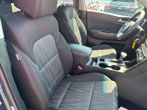 Used 2020 Kia Sportage LX image 18