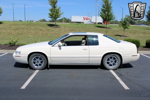 Used 2002 Cadillac Eldorado Collector's Edition image 2