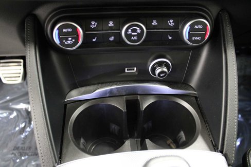 Used 2022 Alfa Romeo Stelvio Veloce image 33