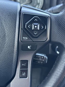 Used 2020 Toyota Tacoma TRD Off-Road image 39