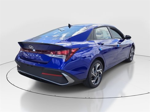 New 2025 Hyundai Elantra Sport w/ Cargo Package image 3