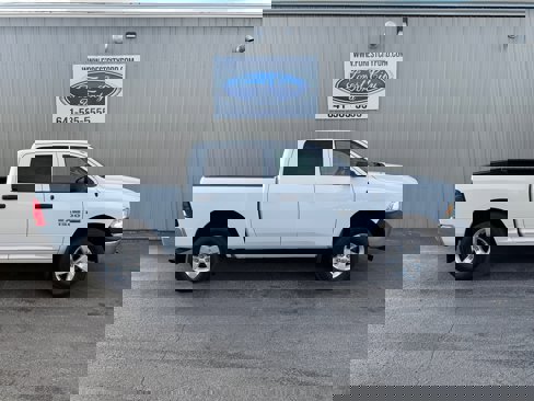Used 2014 RAM 1500 4x4 Crew Cab w/ Exterior Appearance Group image 6