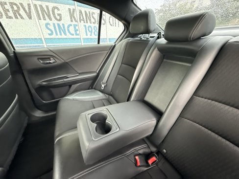 Used 2017 Honda Accord Sport image 30