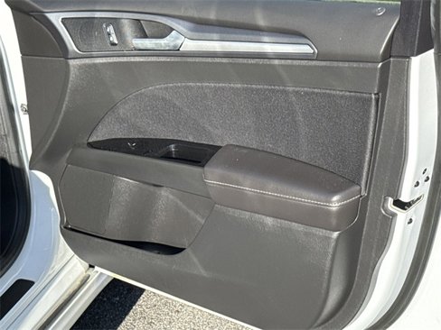 Used 2014 Ford Fusion SE image 10