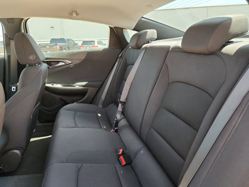 Used 2023 Chevrolet Malibu LS image 9