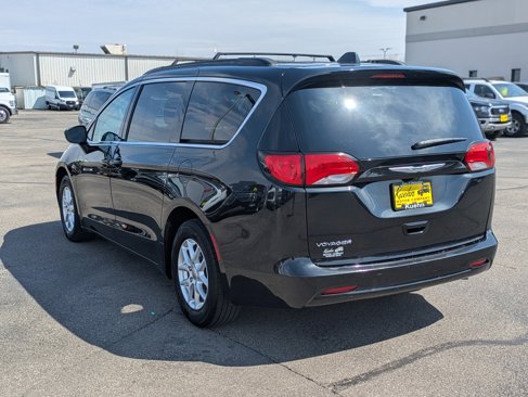 Used 2020 Chrysler Voyager Lxi image 6