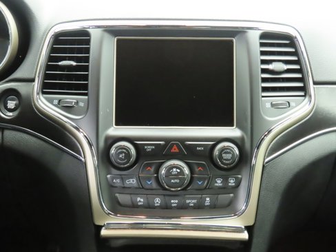 Used 2017 Jeep Grand Cherokee Limited w/ Luxury Group II image 14