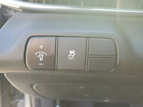 Used 2024 Hyundai Elantra SEL image 21