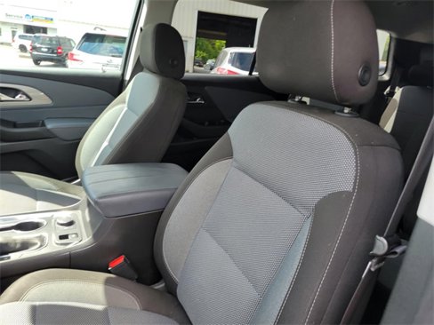 Used 2018 Chevrolet Traverse LT image 22