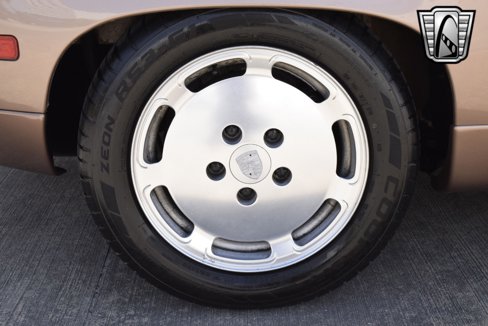 Used 1988 Porsche 928 S4 image 9
