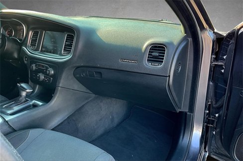 Used 2015 Dodge Charger SXT w/ Driver Confidence Group image 16