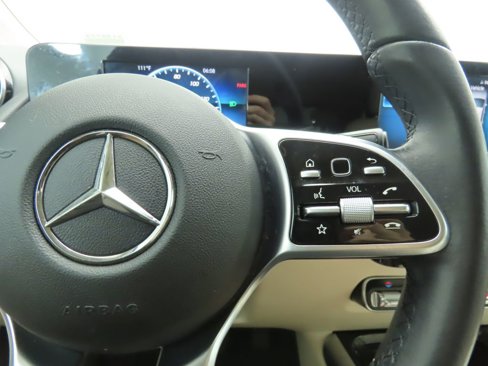Used 2021 Mercedes-Benz GLA 250 image 12
