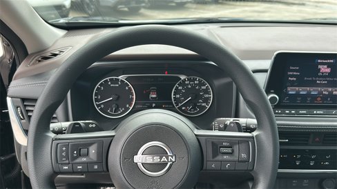 Used 2023 Nissan Rogue S image 17