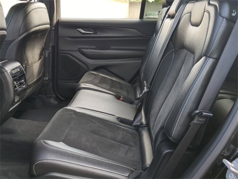 Used 2024 Jeep Grand Cherokee L Laredo image 18