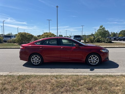 Used 2016 Ford Fusion SE image 4
