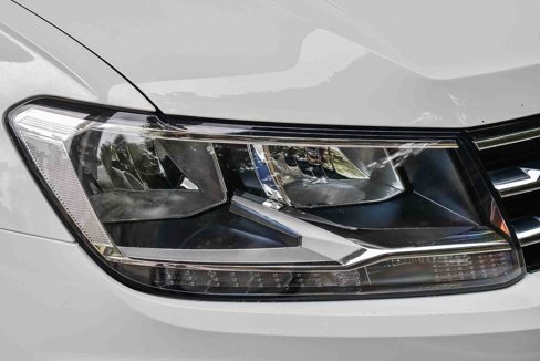 Used 2021 Volkswagen Tiguan SE w/ Panoramic Sunroof Package image 8