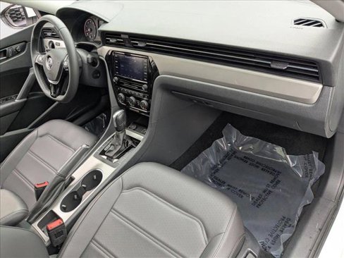 Used 2022 Volkswagen Passat 2.0T SE image 21