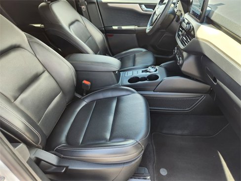 Used 2020 Ford Escape SEL image 16