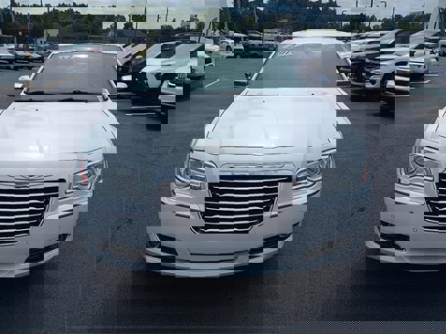 Used 2014 Chrysler 300 C w/ Light Group image 2