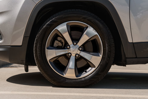 Used 2020 Jeep Cherokee Limited image 28