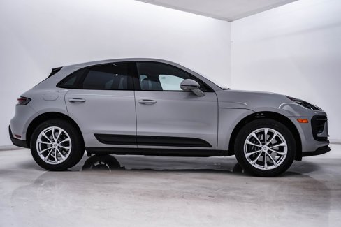 Certified 2025 Porsche Macan image 9