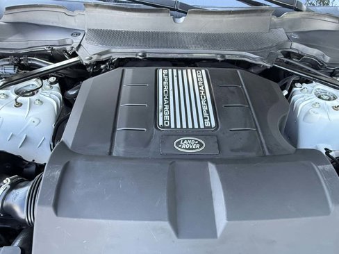 Used 2017 Land Rover Range Rover Sport SE image 28