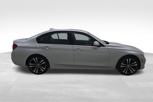 Used 2018 BMW 330i xDrive Sedan w/ Convenience Package image 10