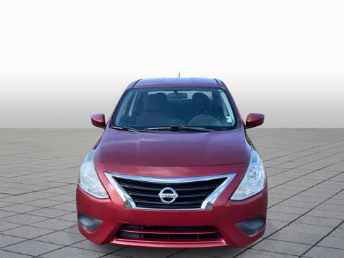 Used 2018 Nissan Versa SV image 2