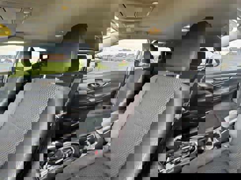 Used 2019 Nissan Rogue Sport S image 2